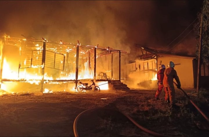 muadzam shah house fire and resscue