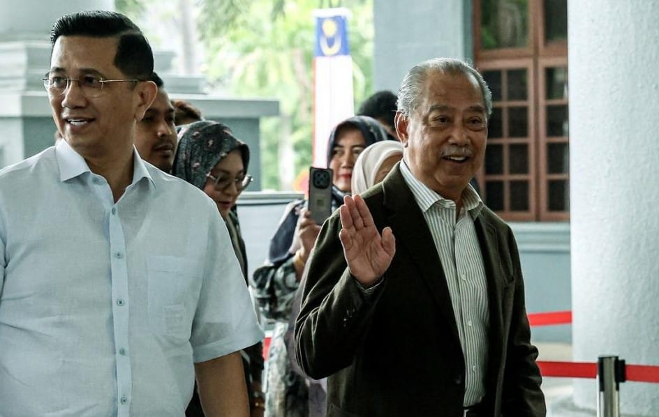 Muhyiddin donate to bersatu