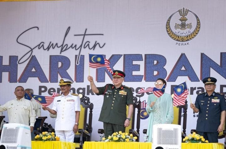 Sultan Nazrin Perak National Day awards national heroes