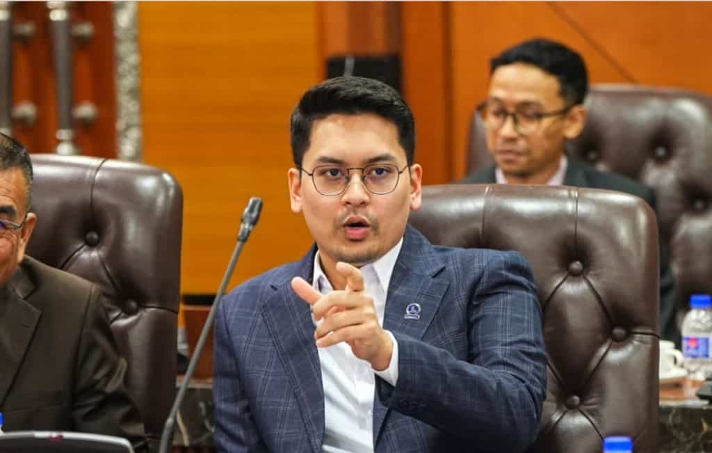 taufiq johari malaysia weightlifting federation