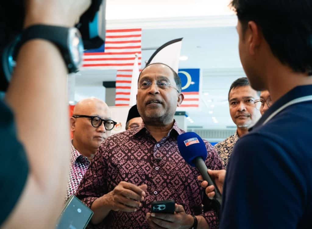 aku repeal zambry kadir