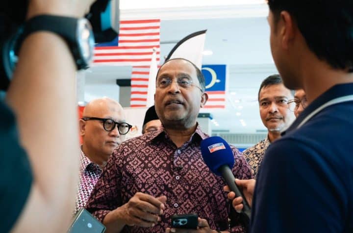 aku repeal zambry kadir