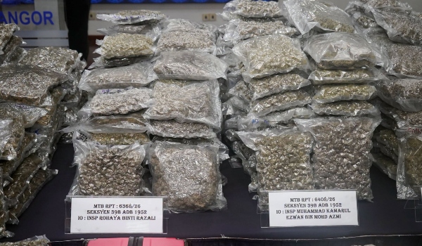 Selangor police have crippled a major drug distribution