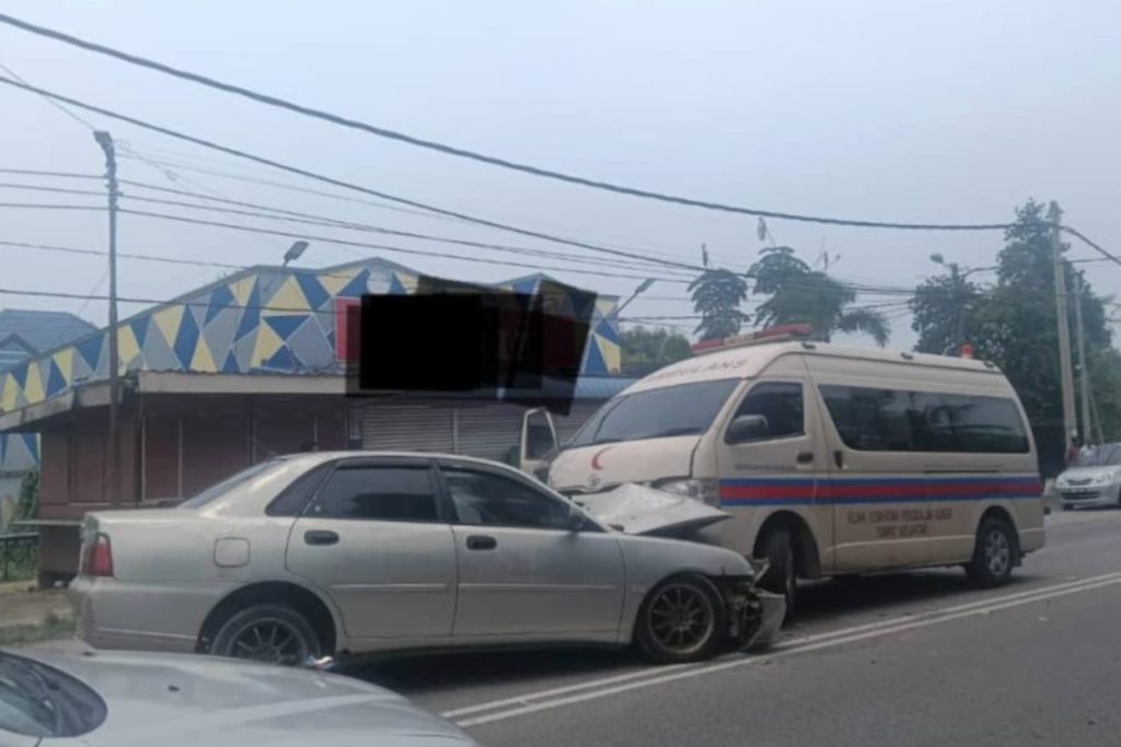 ambulance crash brake failure Tumpat