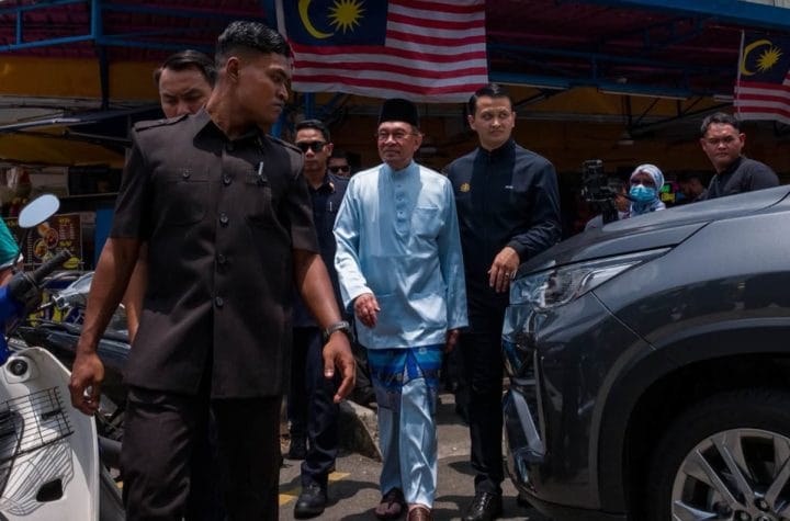 Anwar Ibrahim MoF KKDW contractor payments