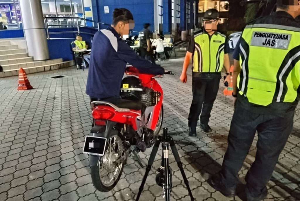 KL DOE motorcycle emission noise operation
