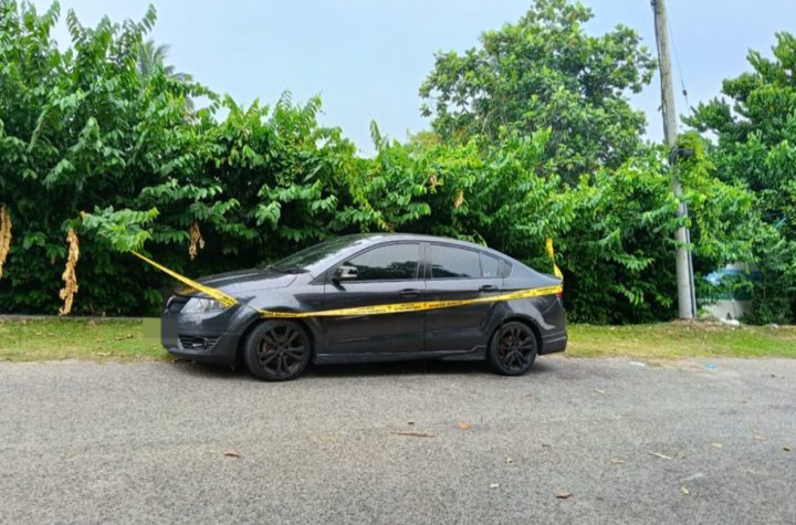 man woman car Durian Tunggal