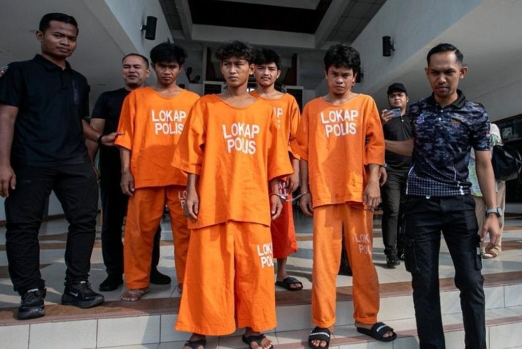 indonesians smuggling migrants charge