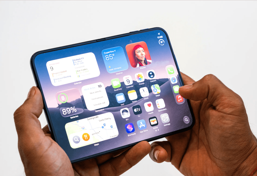 Apple iPhone Duo foldable