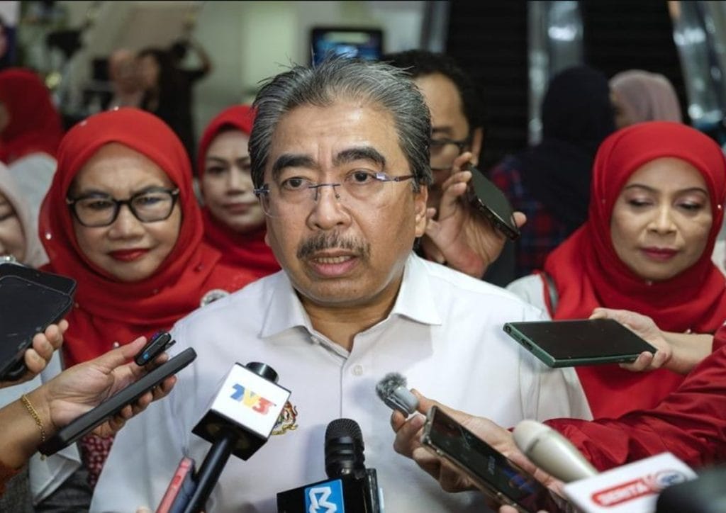 Johari Abdul Ghani automation foreign workers local wages